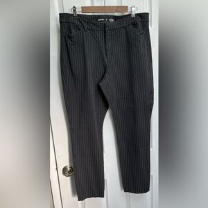 Old Navy High Rise Pixie Skinny Pants size 16 Tall Gray Pinstripe